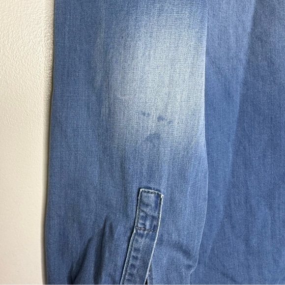 Vince Blue Chambray Long Sleeve Split Neck Line Top Shirt Size 8 - Picture 4 of 7
